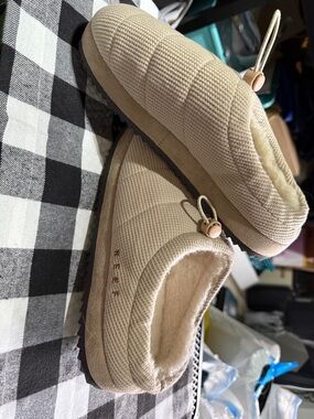 Reef Men's Hiatus Beige Quilted Slip-On Fleece-Lined Loafers